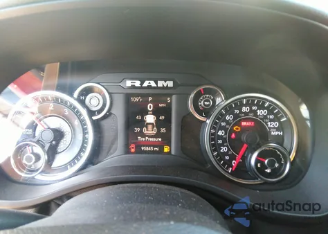 2019 Ram 1500 Big Horn/Lone Star z USA, uszkodzony, nr VIN 1C6SRFFT4KN578649